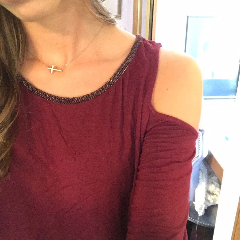 Cold shoulder loose fitting top
